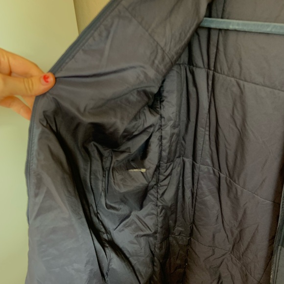 Arc'teryx Men's Dark Blue Proton LT Jacket - Picture 5 of 6